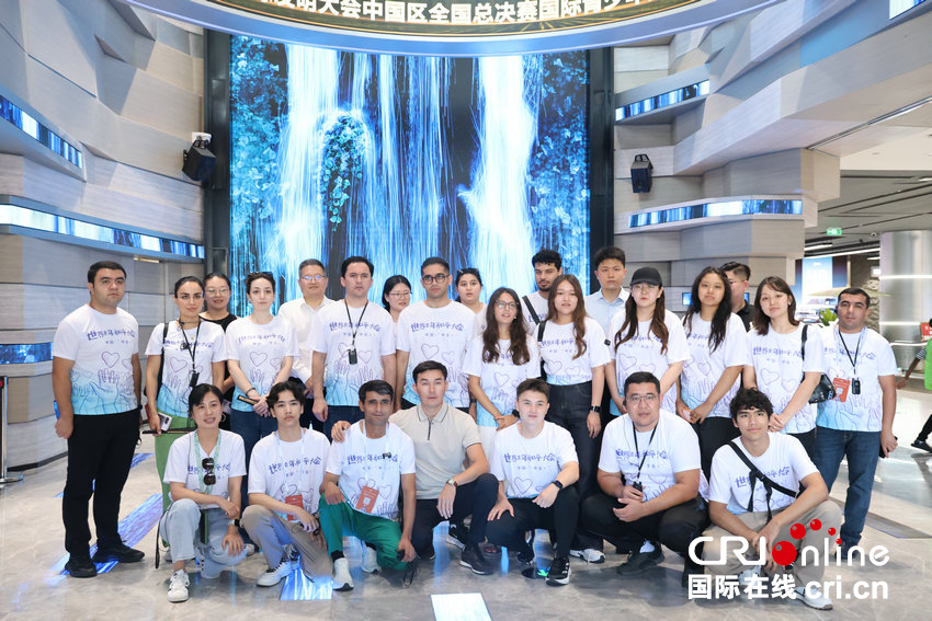 多国青少年走进迪空间 见“郑”科技发展力量_fororder_图片2