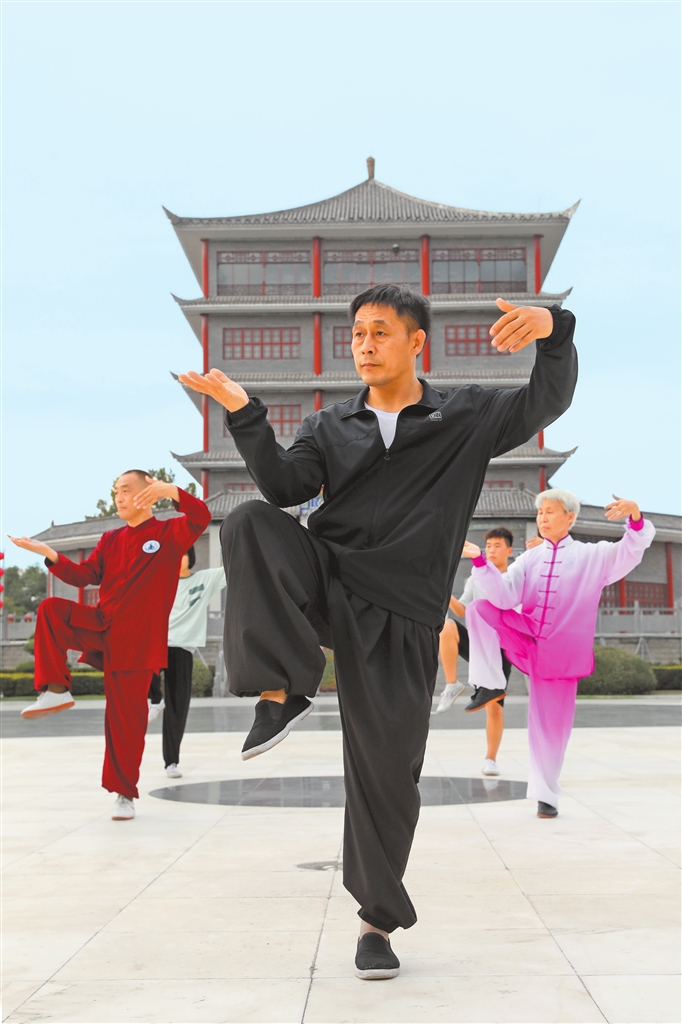 河南焦作：太极古村 “武”动全球