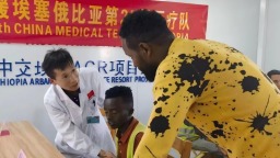 【致敬最美劳动者】跨越万里的守护：援非医生的生命远征