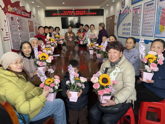 信阳市浉河区：老街巷里的“新春之约”_fororder_图片1