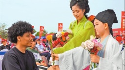 河南南阳：月季清芬动五洲