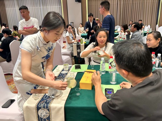 “山水浉河 好茶等你”浉河好茶品鉴活动举行_fororder_微信图片_20250429101306