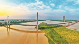 沿黄高速河南段全线贯通 河南再添东西向新动脉