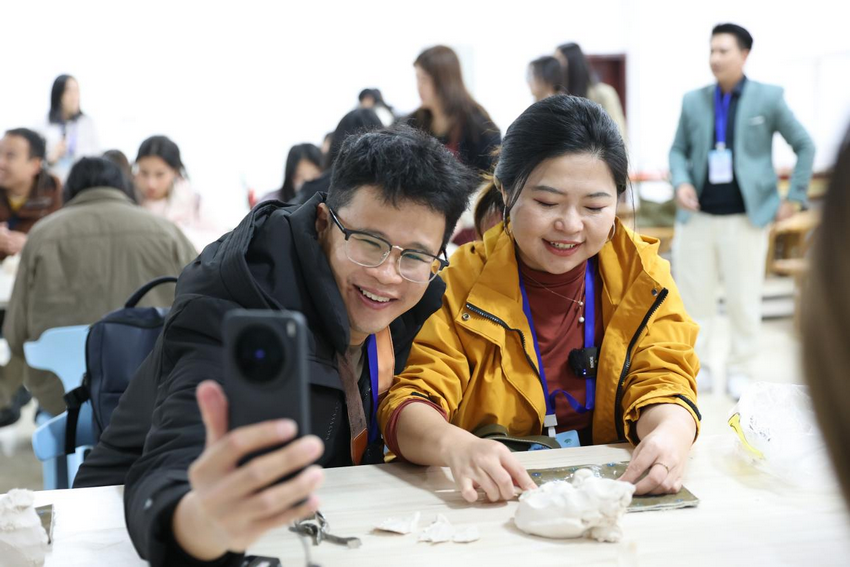 【2025打卡中國(guó)】風(fēng)起河南 挺立潮頭