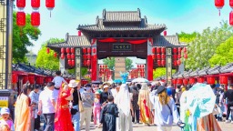 “赴一场汉服之约”爆火 洛邑古城做对了什么？