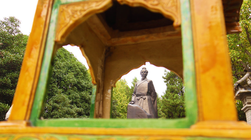 “中意中国 一草一世界”中医药文化传承网络主题宣传活动启动_fororder_医圣张仲景像 摄影 王小军.JPG