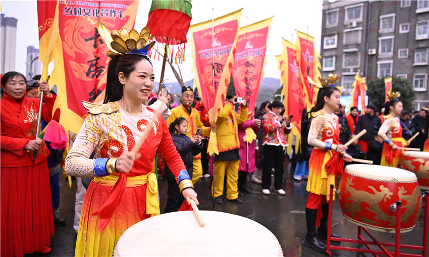 信阳市新县：灵蛇送瑞迎新春 特色文旅显魅力