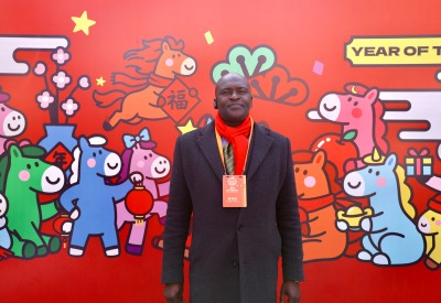 “豫”见中国年|几内亚驻华大使馆经济参赞迪安尼·希迪齐巴：我们与河南的合作之路将一直开放_fororder_几内亚参赞