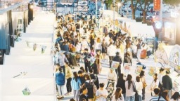 河南郑州：假期活动增添新花样 消费市场释放新潜能