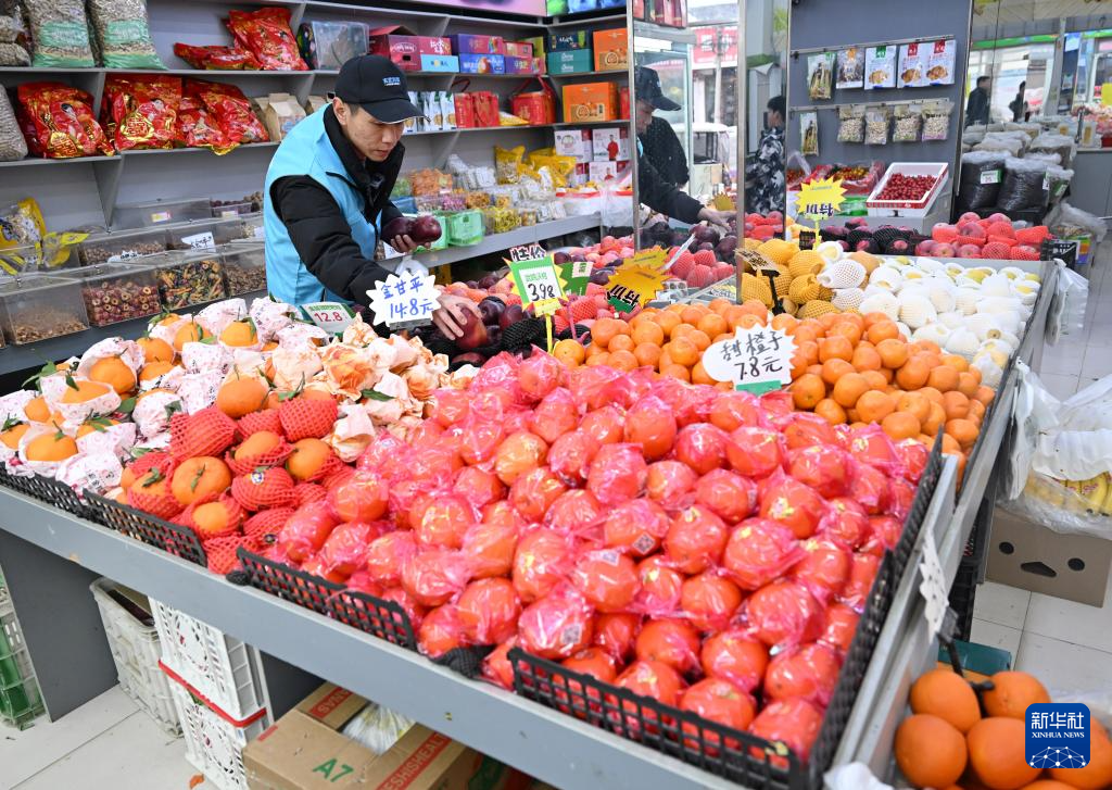 新春走基层丨乡村“跑腿员” 把过年的“牵挂”送回家_fororder_20260212ddf34a1276f0441cbaaf99e3e071a424_202602124cf5d7353480484690bc24381a79de41