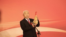 2026河南两会代表通道|王建力：乡村振兴的路 前头都是幸福