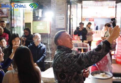 【2024打卡中国】AI奇“豫”记MV|行走河南读懂中国 古韵潮音永不停歇_fororder_ScreenShot_2025-11-17_120223_832