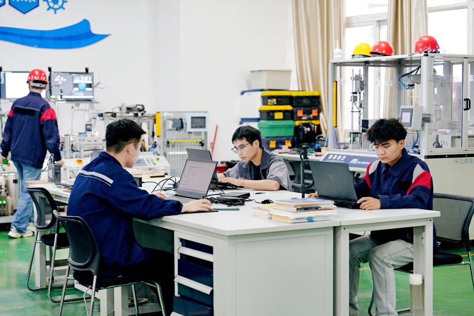 “打”出技能奥斯卡！揭开新乡职业技术学院“硬核炼匠密码”