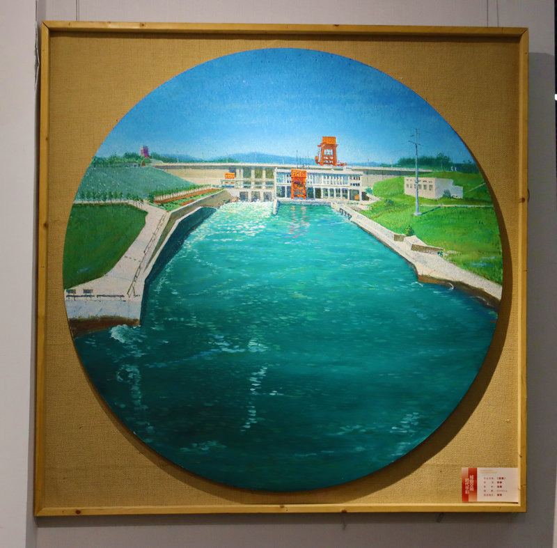 三省五市美术作品联展在河南南阳开展_fororder_南阳选送的油画——《院落》.JPG