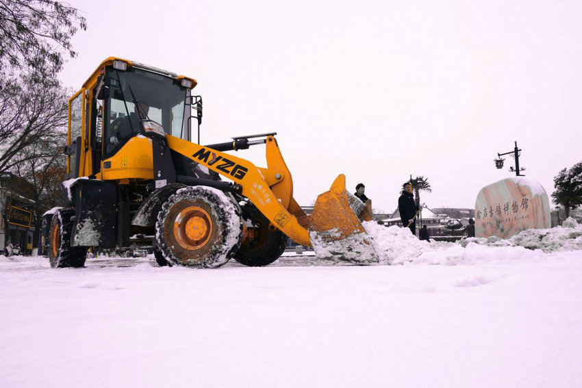 南阳市社旗县：除冰扫雪保安全_fororder_机械除雪 摄影 申鸿皓