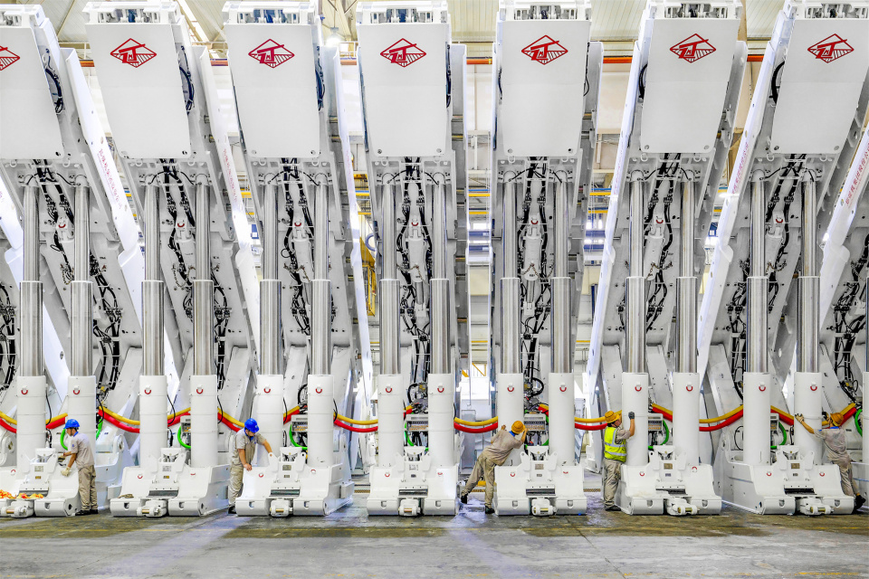 Z视觉 | 钢铁机甲、美哉宋陵、晴云阁月升……镜头里的郑州也太美了