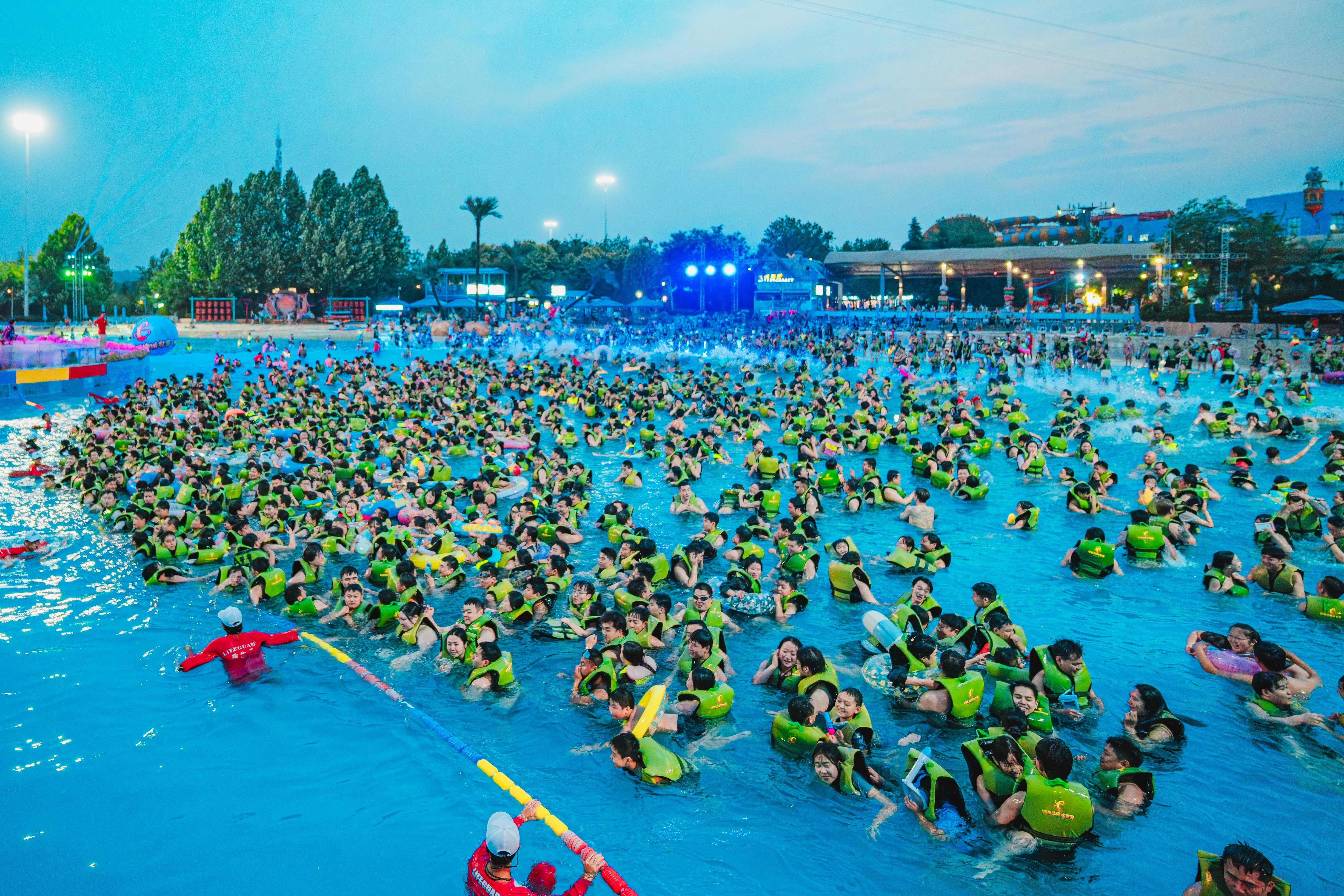 炎炎夏日催热“清凉经济”——来自郑州消费市场一线见闻