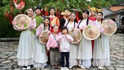 信阳市新县：国庆文旅市场人气爆棚