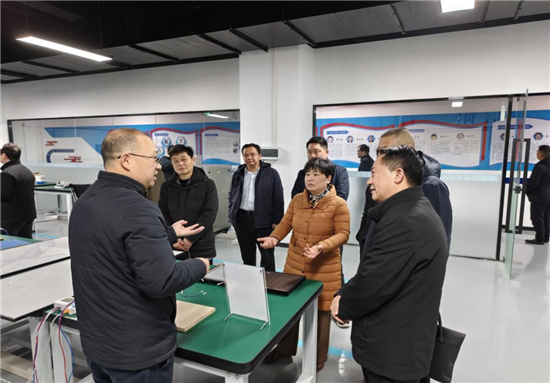 信阳市羊山新区与信阳艺术职业学院联合开展企业考察调研活动_fororder_图片4