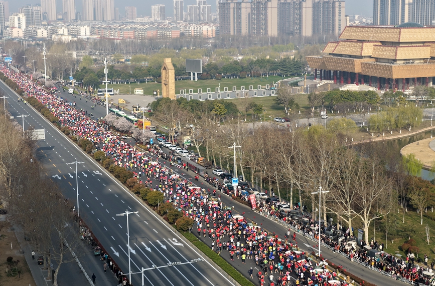 赴安马 读殷商！2.6万名跑者解锁“有文化的马拉松”_fororder_LOCAL1774176611951CKJSRQOQSW