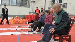 信阳市新县：重阳敬老 情满金秋