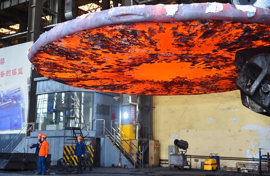 河南洛阳：开足马力赶订单_fororder_LOCAL17729607178294EWIDWBGZW