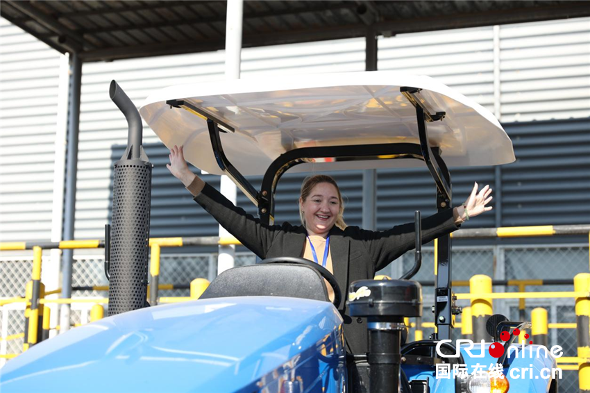 豫见新篇·共绘未来|代表委员擘画河南乡村振兴新图景_fororder_b656a4dd-0345-4f5f-8335-a8e91e3ccf9a.850x566