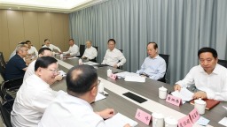 刘宁以人大代表身份到郑州市中原区人大代表联络站参加活动