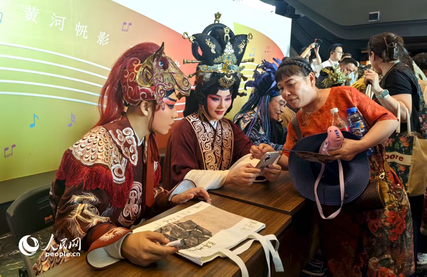 豫剧《妇好》2.0版郑州公开首演 观众好评如潮