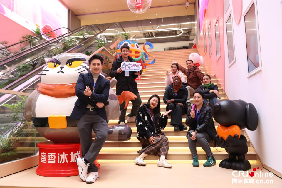 【2025打卡中国】中老“立体互联”有多硬核？老挝网红在郑州亲眼见证_fororder_图片15