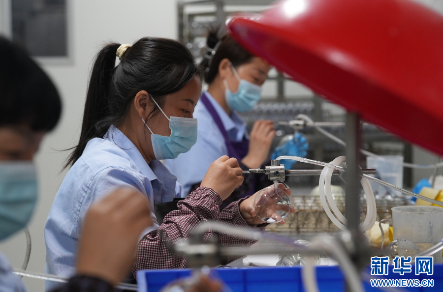 解码县区看发展｜一副眼镜“戴”出亿元大产业