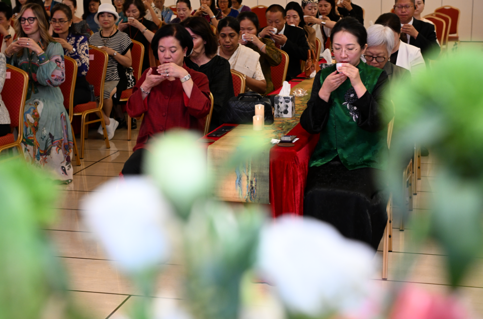 信阳茶在新加坡受追捧
