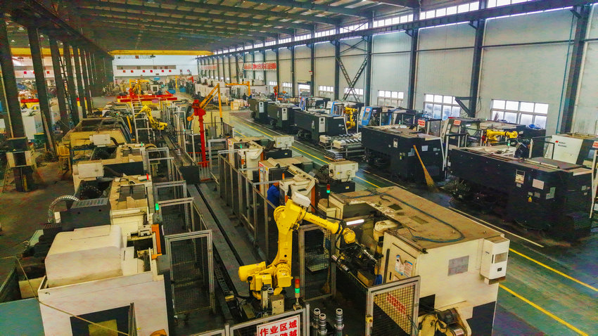 南阳市社旗县：企业赶订单 力争“全年红”_fororder_河南红阳精工科技有限公司生产车间.JPG