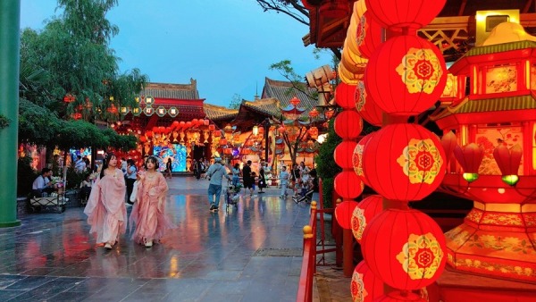 开封：古城夜景美如画