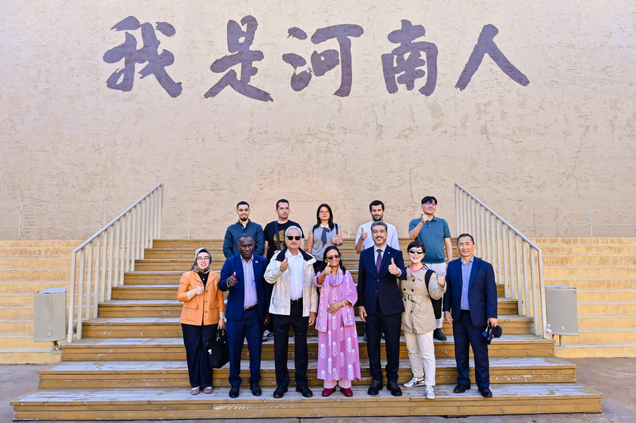 高粱地里的外交课：多国驻华外交官触摸中原“活”历史_fororder_微信图片_20250926181631_240_13