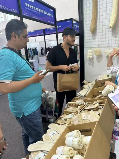 信阳市商城县：一根丝瓜络 串起共富链_fororder_图片5