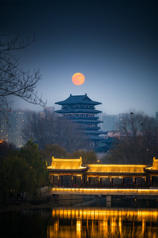 Z视觉 | 钢铁机甲、美哉宋陵、晴云阁月升……镜头里的郑州也太美了_fororder_e52b67fc3c5a45b5af2492d158fb8f03