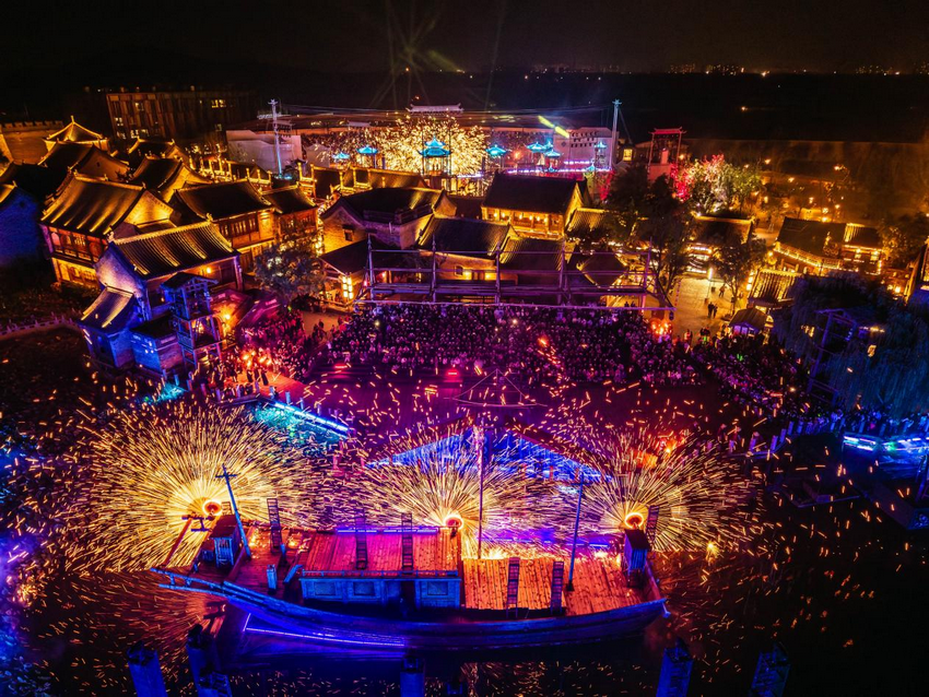 场景赋能 服务升温 建业文旅口碑客流“双节”双丰收_fororder_图片2