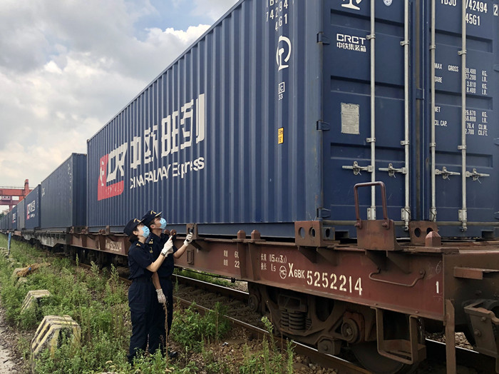 广州中欧班列发运首批出口二手车_fororder_2