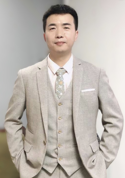 粤港澳大湾区城际铁路网建设启动 将打造“轨道上的大湾区”_fororder_广东省社会科学院粤港澳大湾区研究院研究员邓江年。受访者供图