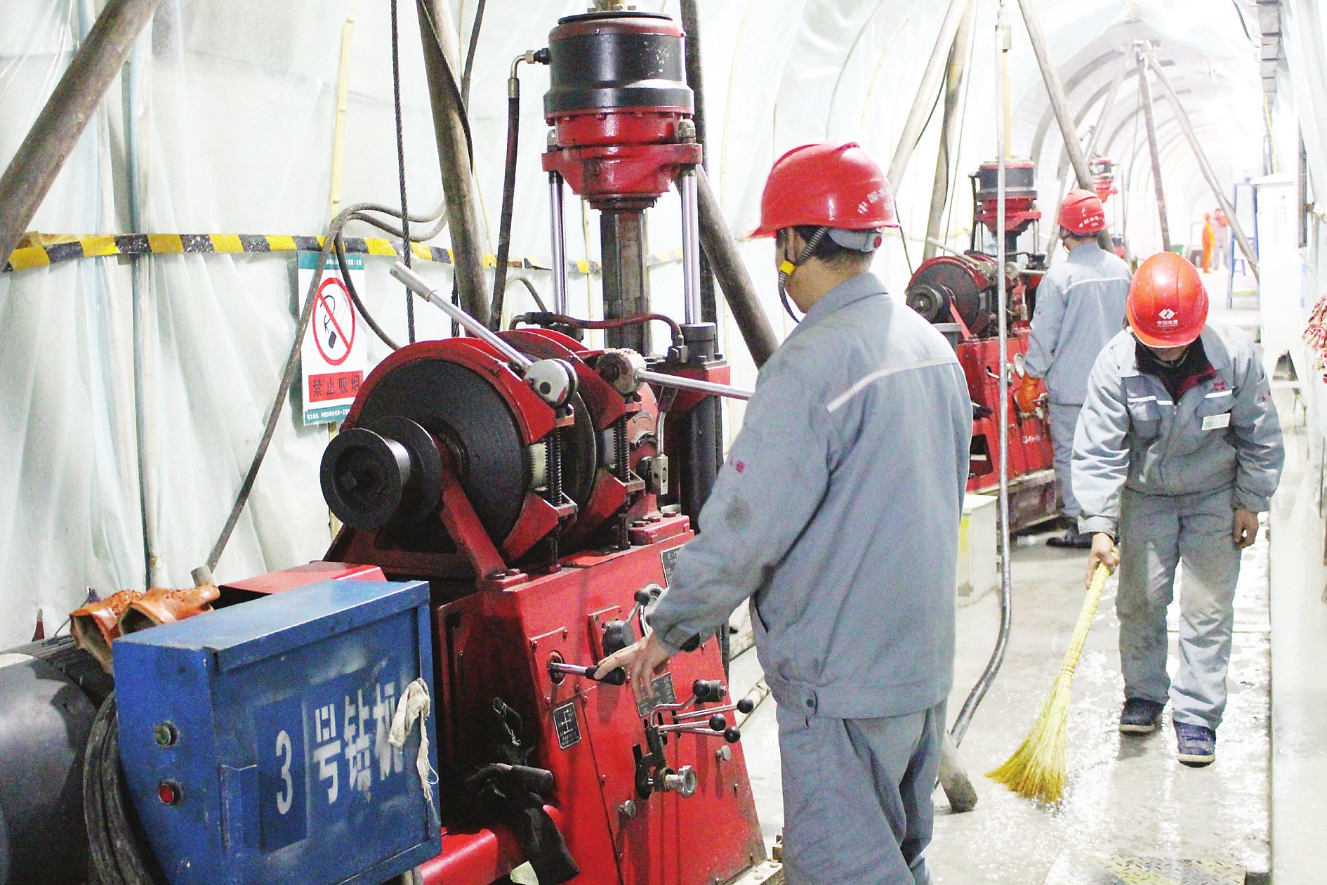 “幕”后英雄——丰满水电站帷幕灌浆工程建设纪实