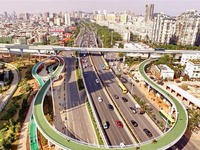 在全国首条空中自行车道感受“空中骑行”的魅力