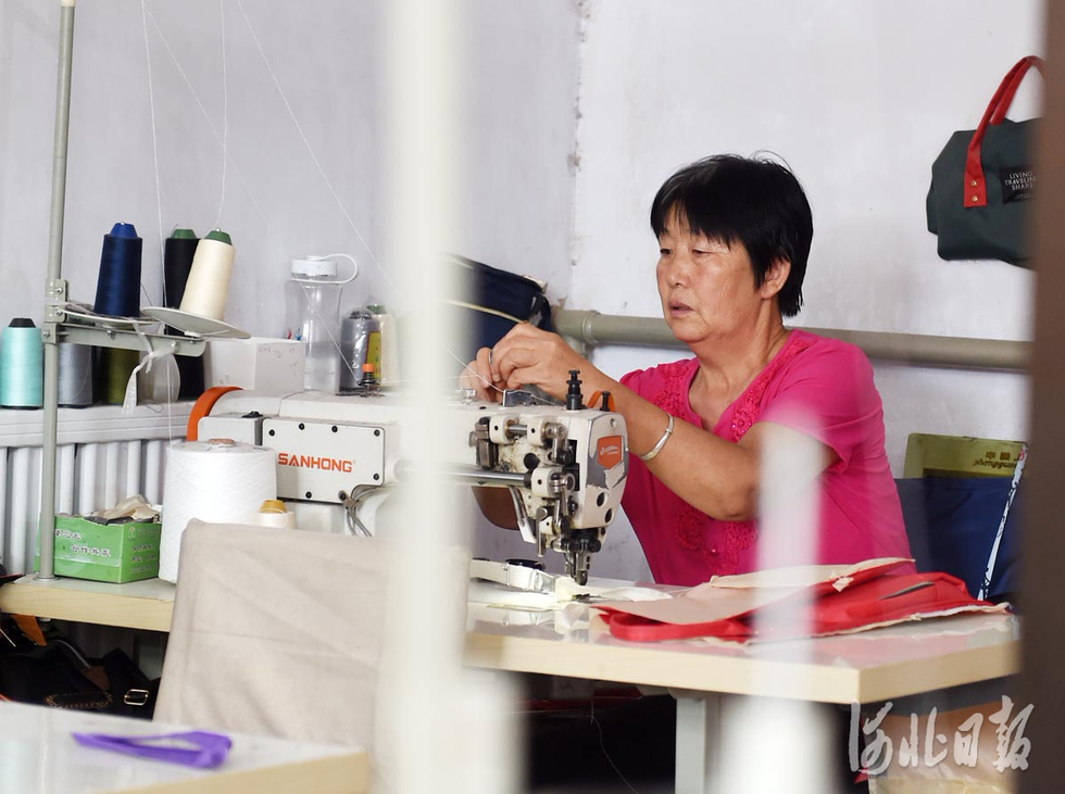 河北沙河：为留守妇女开就业路