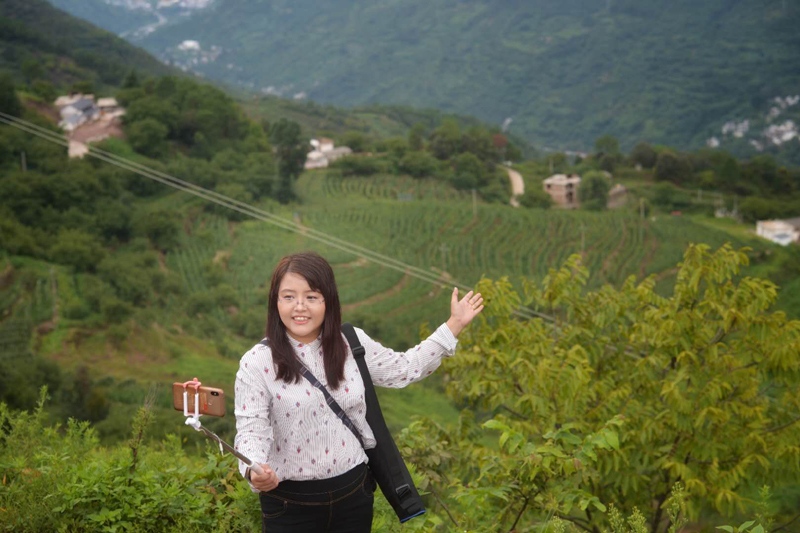 【走向我们的小康生活】彝族妇女李秀英的脱贫故事_fororder_微信图片_20200818112243