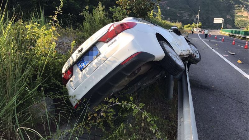 【法制安全 列表】高速离奇事故：隐藏在晚霞背后的危机