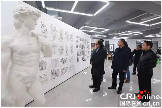 【科教 摘要】重庆八中树人中学设艺术名家讲座 师生尽享艺术美