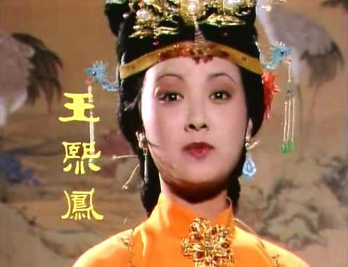 60岁邓婕仍迷人，谈起婚姻中这件事，她不禁落泪