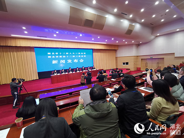 【湖北两会】代表委员热议高质量发展 湖北省2019年为企业减负超1500亿元