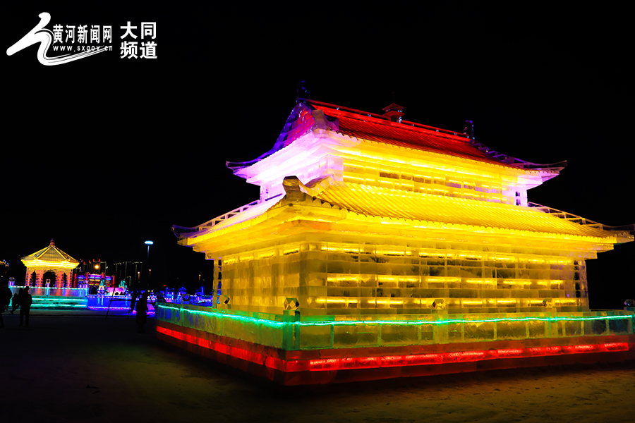 山西大同：小桥亭台光影间 楼阁牌坊冰中现