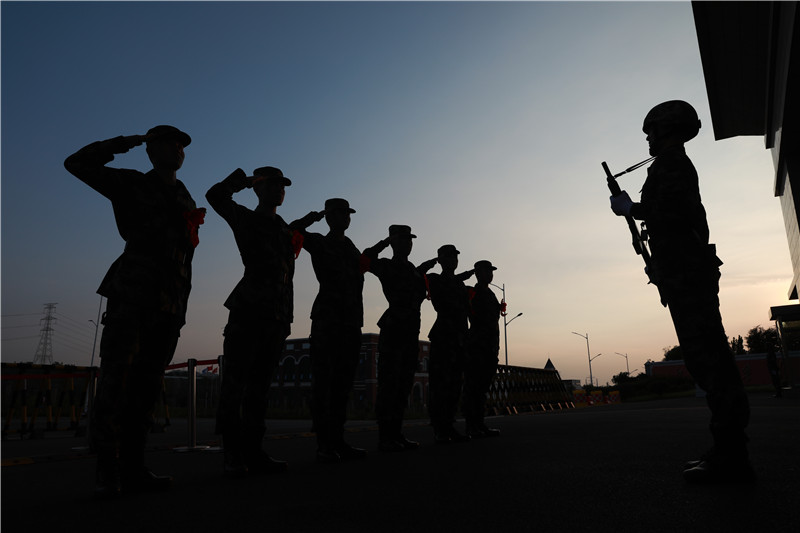 【B】泪别军营 武警第一机动总队驻豫某支队举行士兵退役仪式